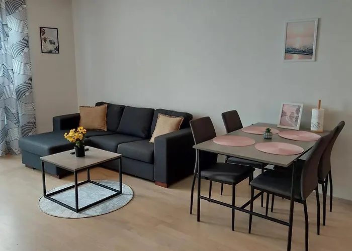 In The Location In Town And Free Parking Kotimaailma Apartamento